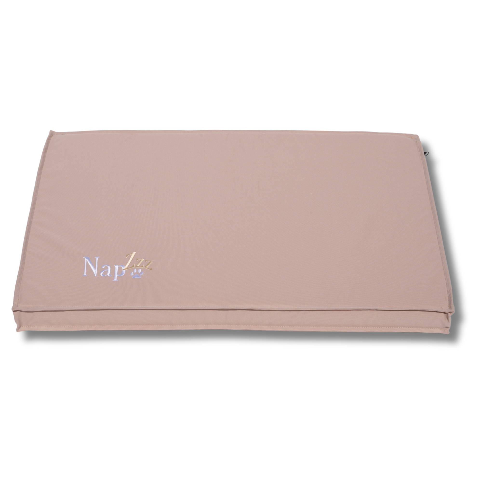 De NapZZZ Oxford Benchmat orthopedisch is een stevig en comfortabel matras, perfect voor gebruik in hondenbenches of direct op de vloer. Gemaakt van sterke, water- en vuilafstotende Oxford stof in de kleur beige, geschikt voor zowel binnen- als buitengebruik. Met een dikte van 5 cm druk verlagend orthopedisch schuim biedt dit matras optimale ondersteuning aan het lichaam van je hond. Het schuim vormt zich naar de contouren van het lichaam en helpt zo drukpunten te verminderen