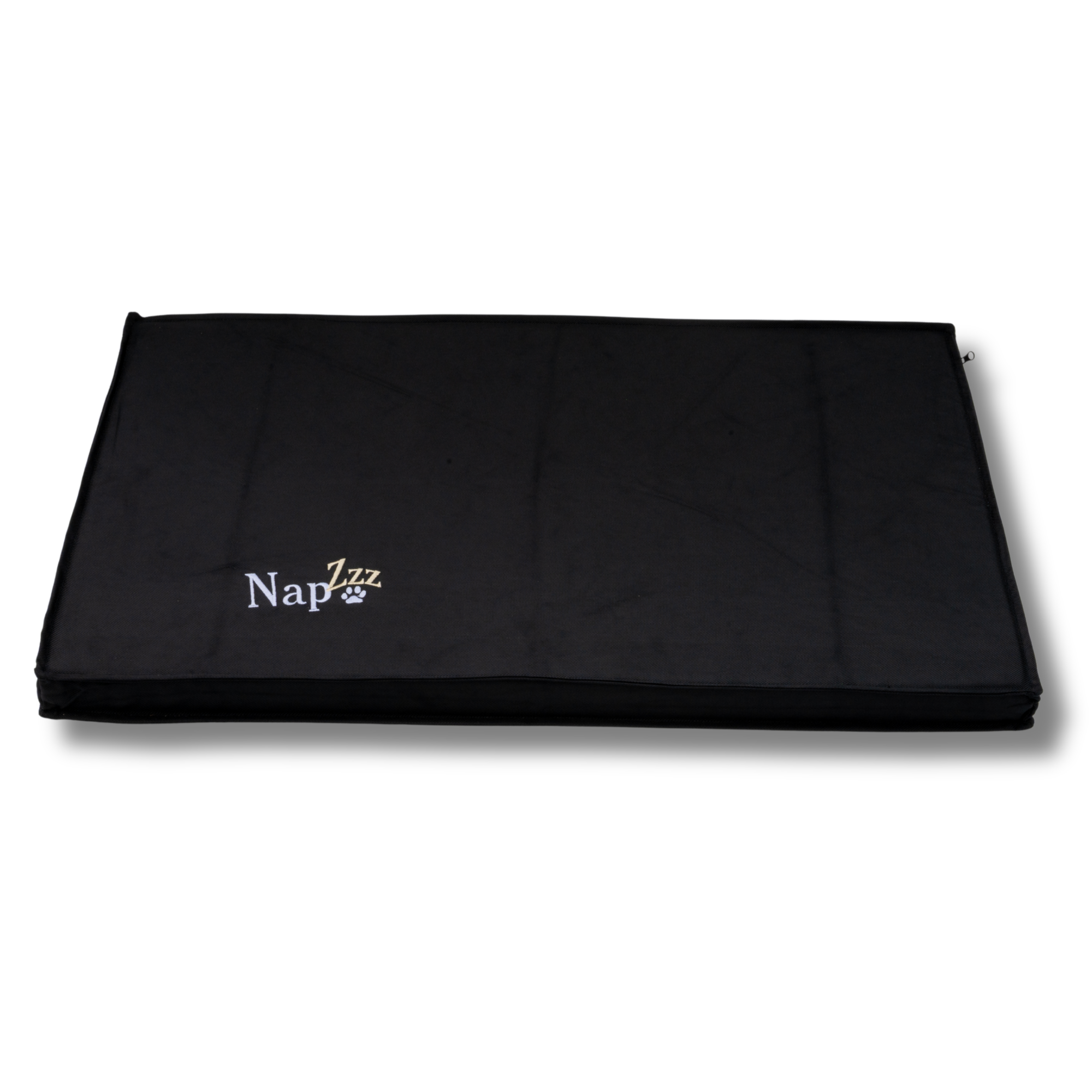 NapZZZ Oxford Benchmatras Zwart – Orthopedisch vooraanzicht. Comfort voor Je Hond. De NapZZZ Oxford Benchmat is een stevig en comfortabel matras, perfect voor gebruik in hondenbenches of direct op de vloer. Gemaakt van sterke, water- en vuilafstotende Oxford stof in de kleur zwart, geschikt voor zowel binnen- als buitengebruik.
Met een dikte van 5 cm druk verlagend orthopedisch schuim biedt dit matras optimale ondersteuning aan het lichaam van je hond.