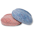 Napzzz cuddle cave dotz voor kat of kleinere hond in roze en blauwe kleur in achteraanzicht. Schuimrubber matras met zacht pluche hoes voorzien van gekleurde stippen. Opstaande bovenkant dat werkt als deken en zorgt voor knusse ligplek. 